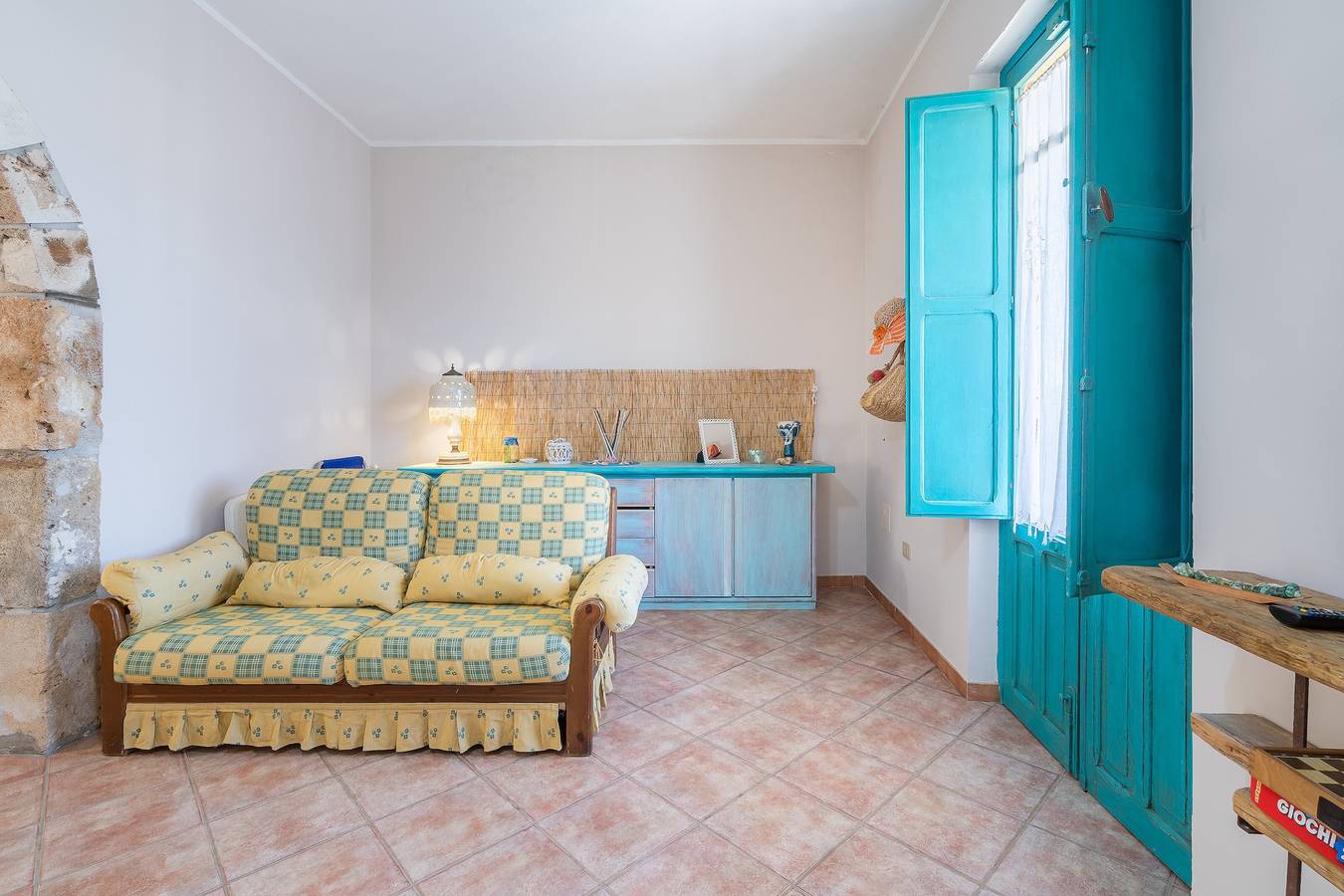 Appartamento intero, Appartamento "Sara Home" con vista mare, terrazza privata e Wi-Fi in Portopalo di Capo Passero, Siracusa e dintorni