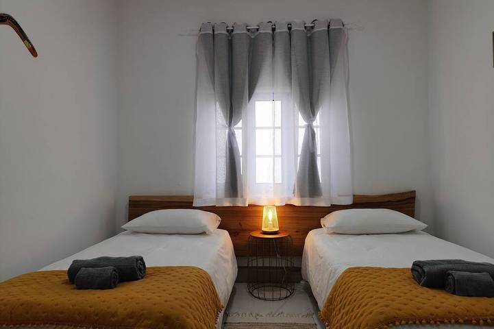 Centenary house with spacious areas located in the green heart of São Miguel! in São Miguel Island, Santo António de Nordestinho