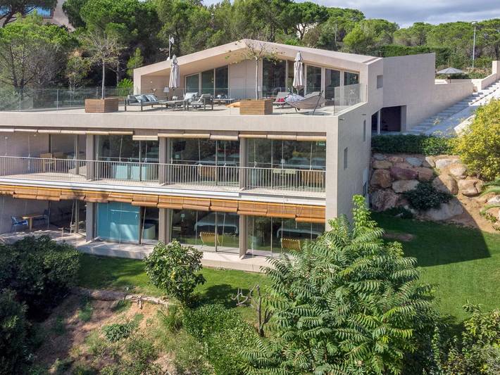 Chalet para 16 personas, con jardín y piscina en Provincia de Gerona