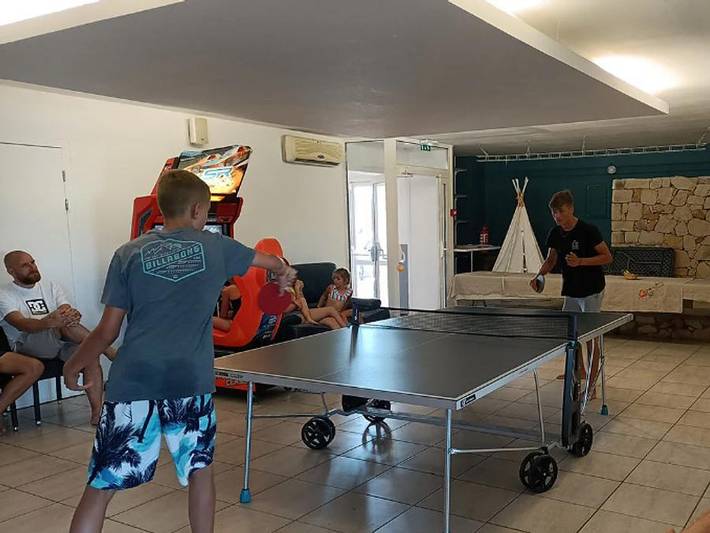 Maison de vacances pour 6 personnes, avec Terrasse et Bassin pour enfant ainsi que Piscine et Sauna à Grospierres