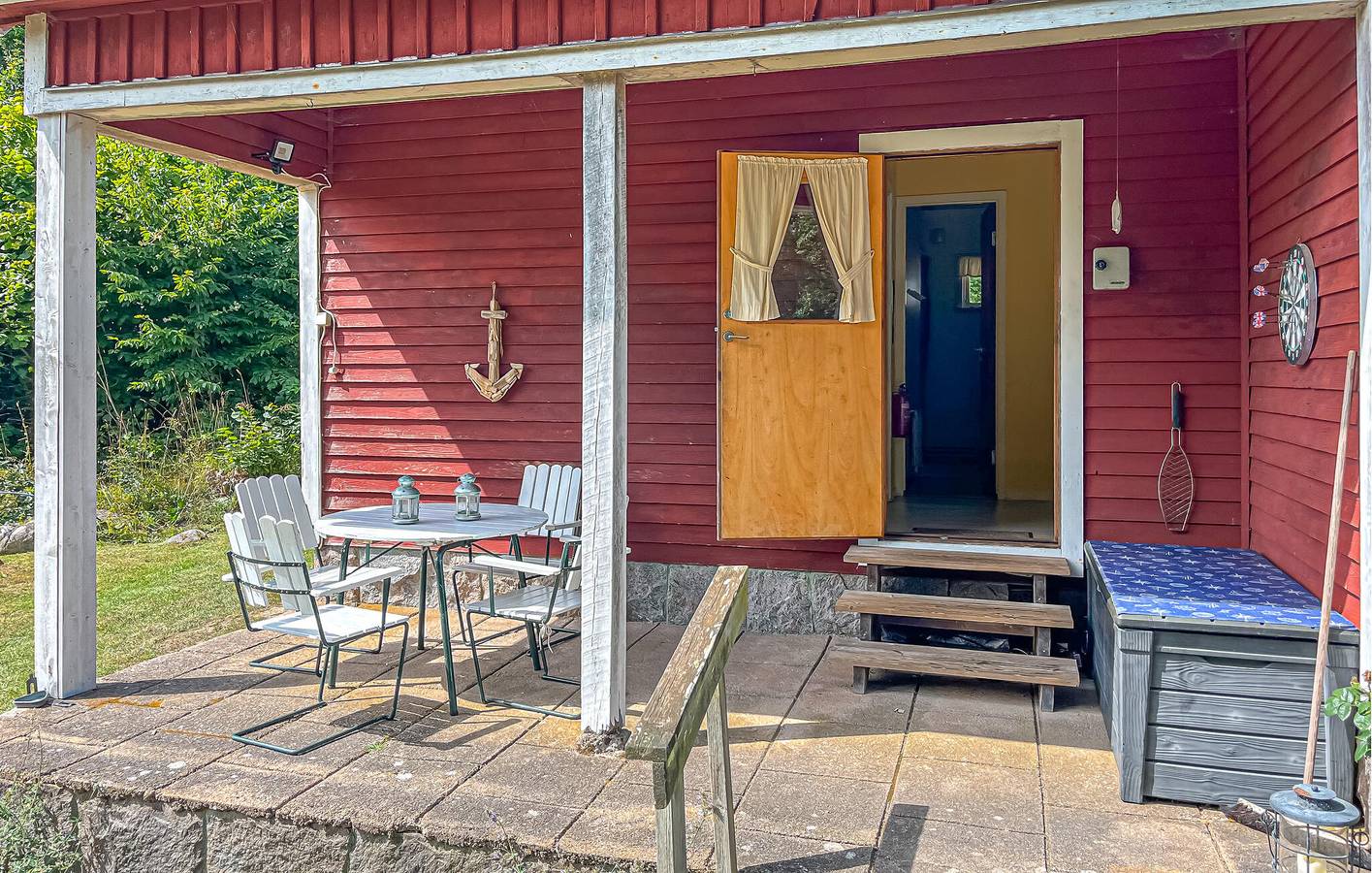 Hus för 4 Personer med trädgård in Svenska Östersjön