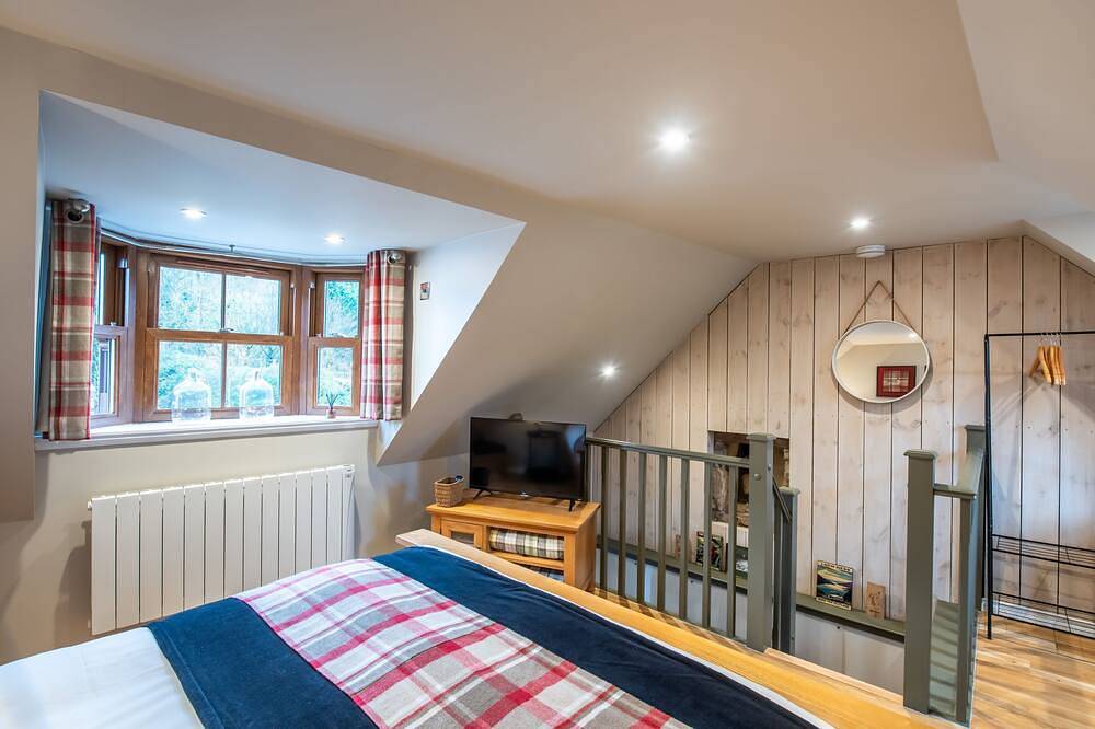 Cosy and Quaint One Bedroom Cottage at the Foot of Loch Ness in Drumnadrochit, Highlands