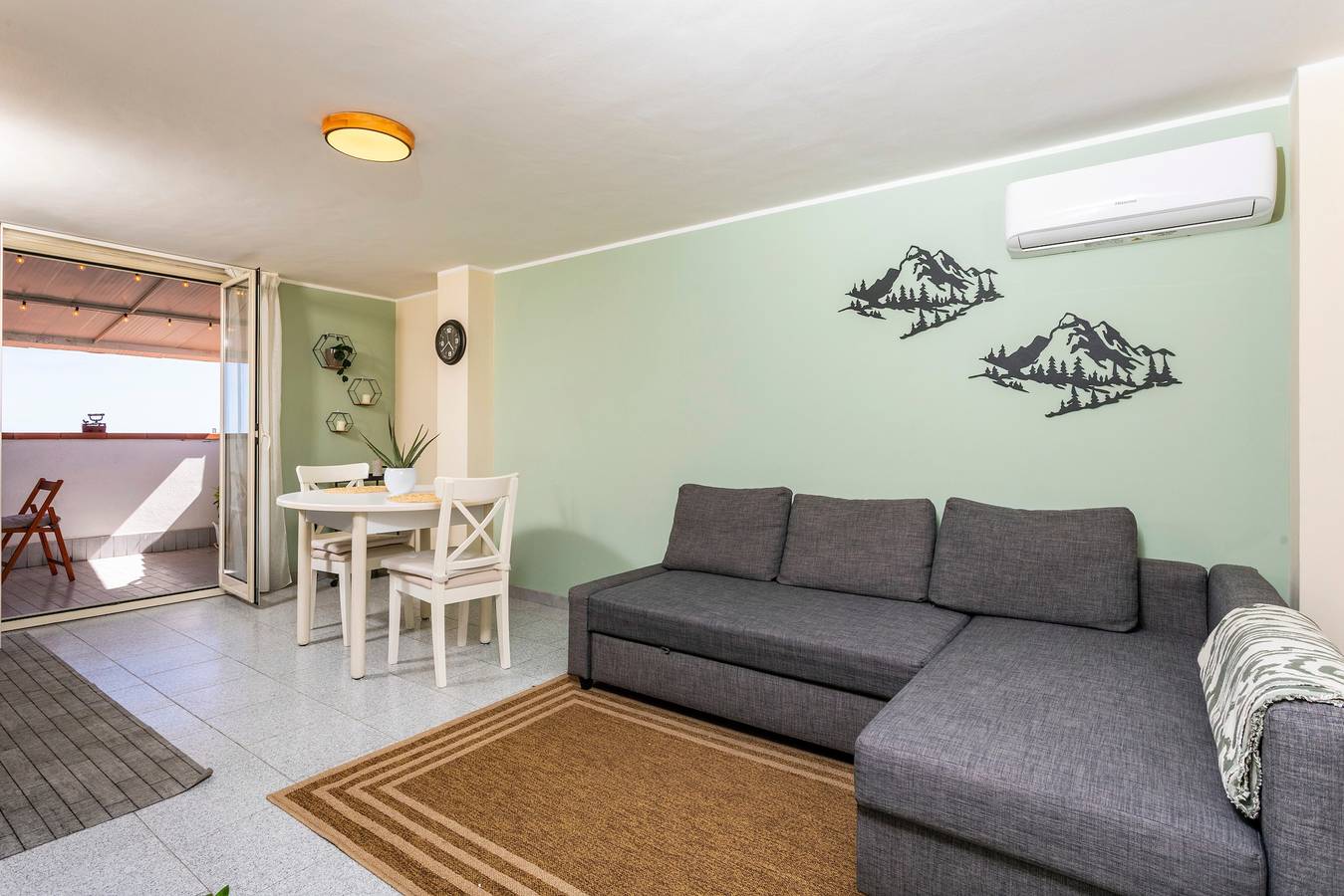 Appartamento intero, Appartamento 'Etna Home' con vista mare, Wi-Fi e aria condizionata in Santa Venerina, Etna