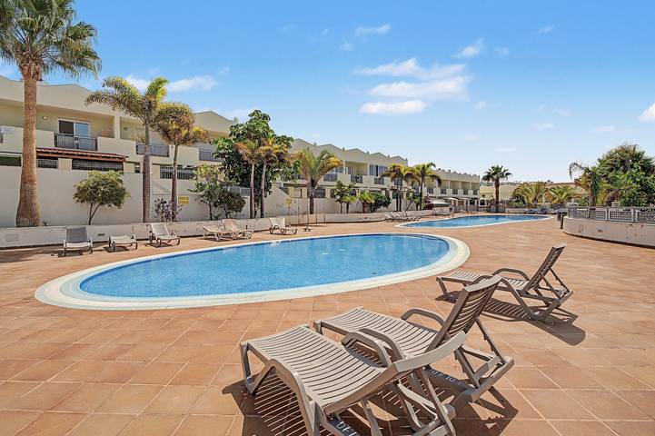 Ganze Wohnung, Ferienwohnung 'Oasis Fañabe Townhouse' mit Bergblick, WLAN und Klimaanlage in Miraverde, Adeje