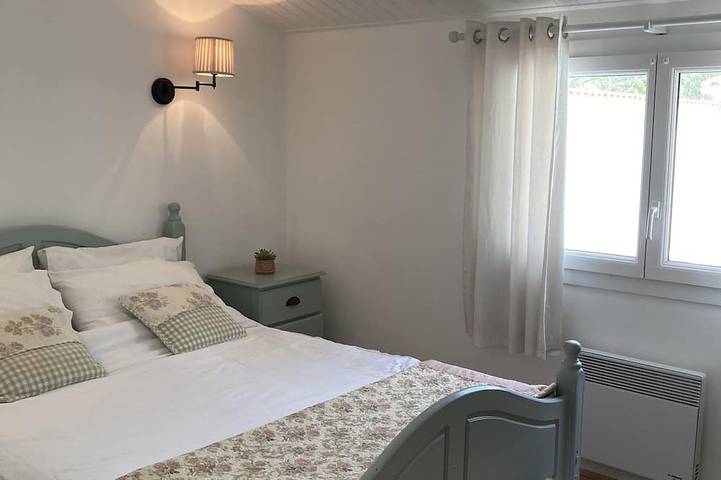 Location de vacances pour 6 personnes, avec terrasse et jardin à La Jonchère - 2