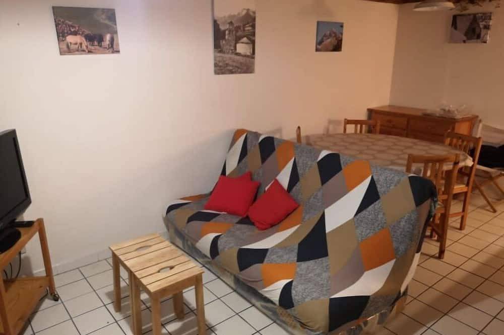 Entire apartment, Chalet au Pied du Pic du mid sur le Lac de Payolle in Payolle, Campan