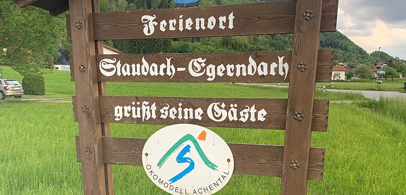 Ganze Ferienwohnung, Alpenkind - Ferienwohnung alpenkind 74 qm, 1-4 Personen, 2 Schlafzimmer, Terrasse in Staudach-Egerndach, Chiemsee