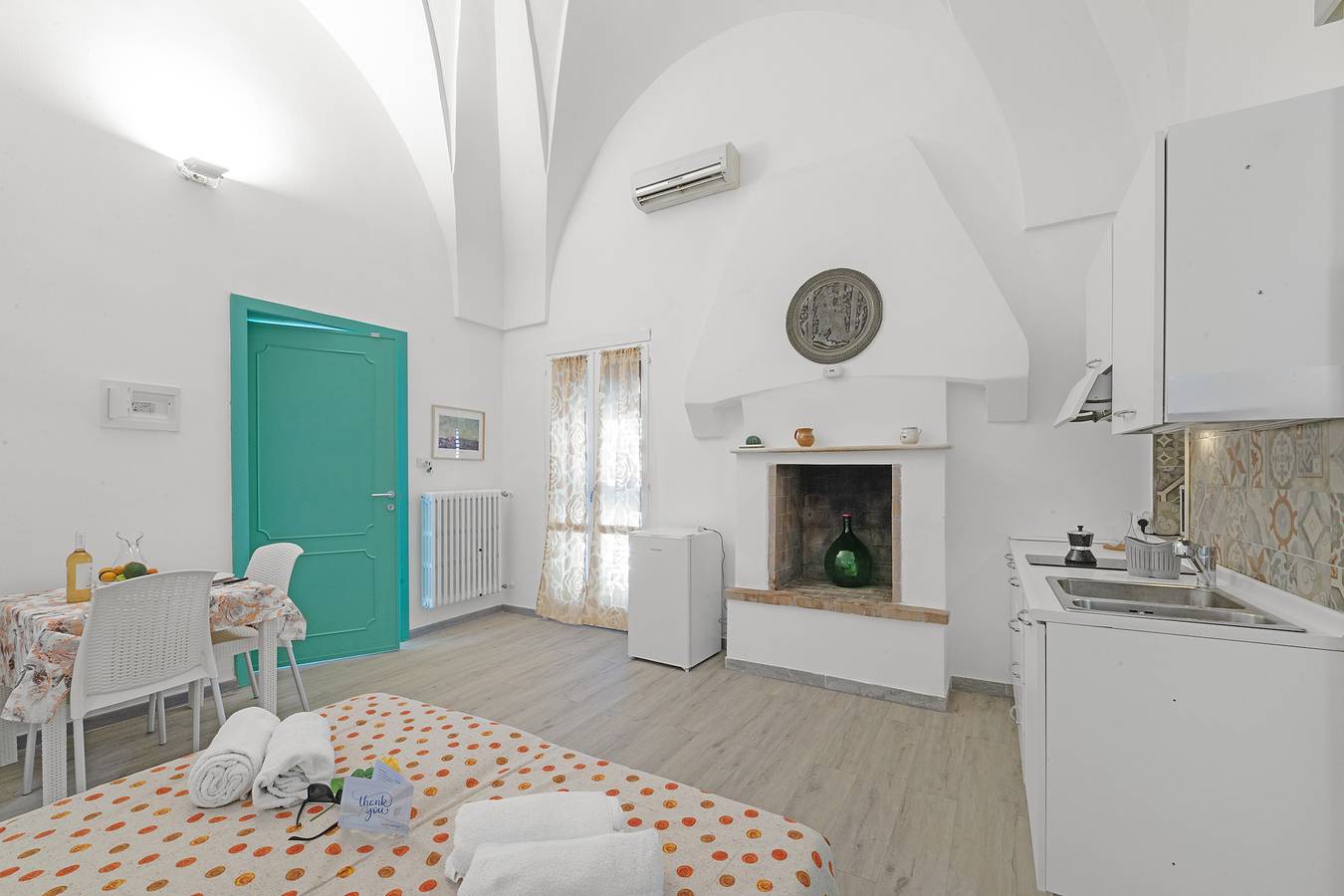 Entire apartment, Charming Family-Friendly Apartment with Garden Near Cerfignano in Cerfignano, Santa Cesarea Terme