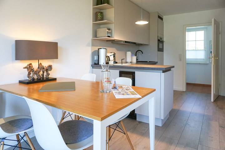 Ganze Wohnung, Zentral gelegene Ferienwohnung, nur 200 Meter vom Wenningstedter Hauptstrand in Wenningstedt, Sylt