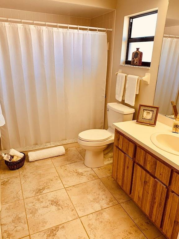Beautiful heated Pool&Spa home centrally located! in Cape Coral, Southwest Florida