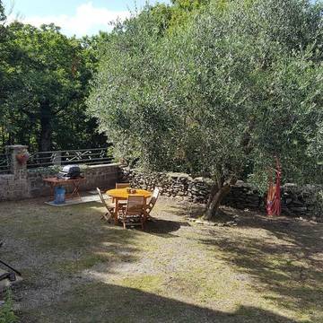 Gîte pour 4 personnes, avec jardin et vue à Gravières