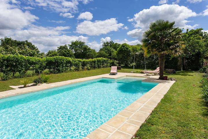 Location de vacances pour 4 personnes, avec Jardin à Varaize