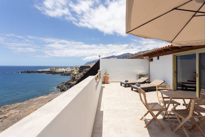 Apartamento de vacaciones para 4 personas, con terraza además de vistas al mar y piscina - 1