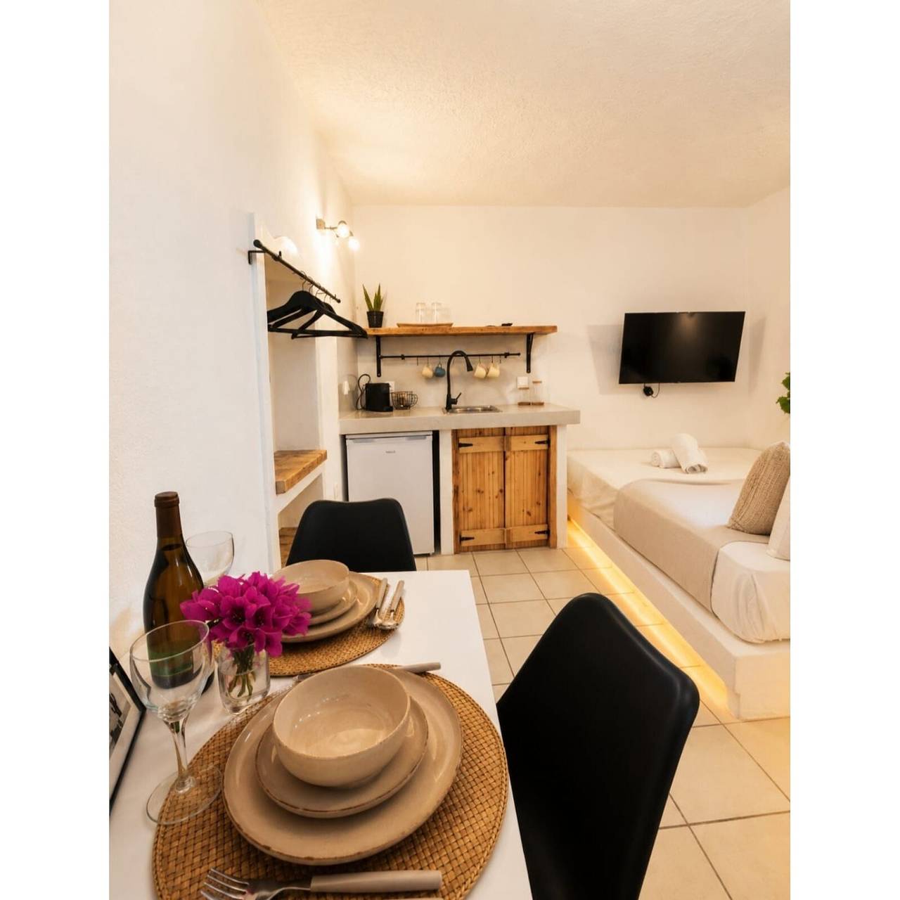 Kleines Haus 'Bougainvillea' mit Wlan und Klimaanlage in Andros