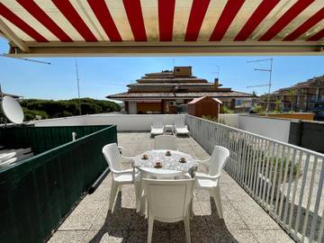 Studio für 2 Personen, mit Terrasse in Porto Santa Margherita