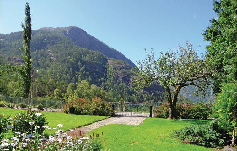 Ferienhaus für 4 Personen mit Terrasse in Etne