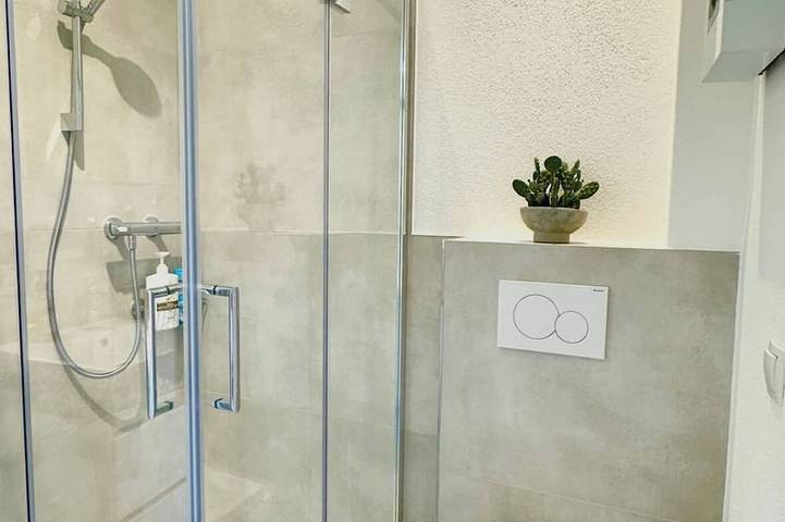 Ganze Wohnung, ✨ Stilvolle Altbauwohnung direkt an der Lahn – zentral & ruhig ✨ in Lahnstein, Osteifel