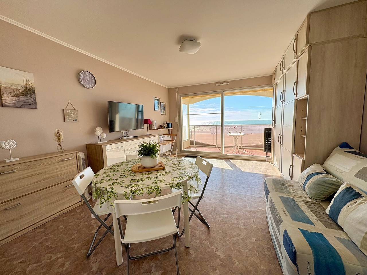 Ganzes Studio, Komfortables Studio mit Meerblick und privatem Parkplatz in Saint-Jean-de-Monts, Vendée