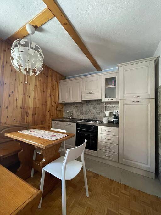 Gîte pour 4 personnes, avec jardin ainsi que terrasse et vue dans Morgex - 4