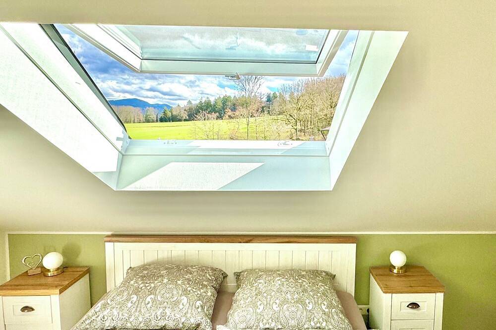 Ganze Wohnung, Schwarzwaldliebe – Moderne 4★ Fewo am Waldrand mit Balkon, Garten & Sauna in Gaggenau, Nordschwarzwald