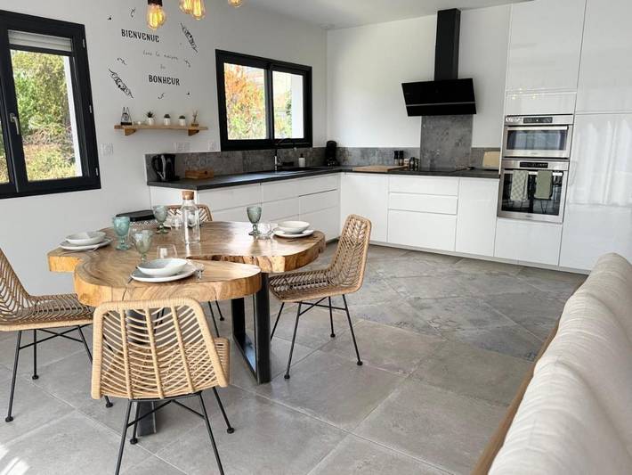 Location de vacances pour 6 personnes, avec piscine et terrasse à Alès - 3