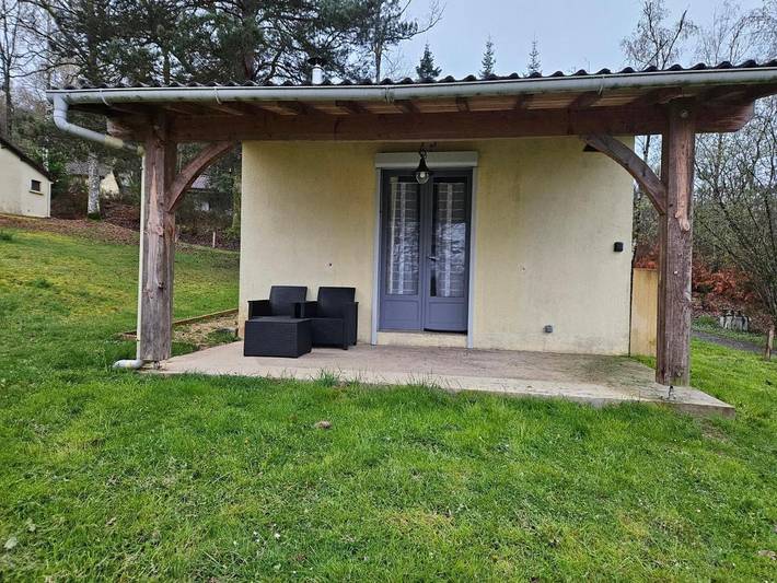 Gîte pour 4 personnes, avec terrasse à La Coquille