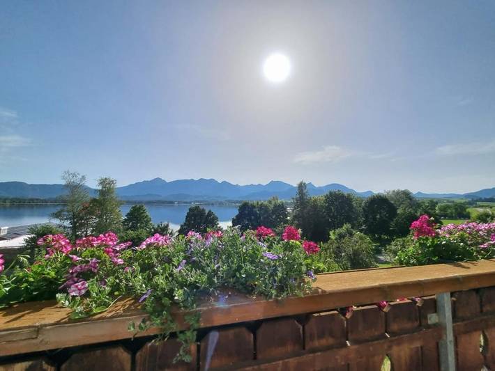 Ferienwohnung für 2 Personen, mit Seeblick und Ausblick sowie Balkon in Hopfen am See