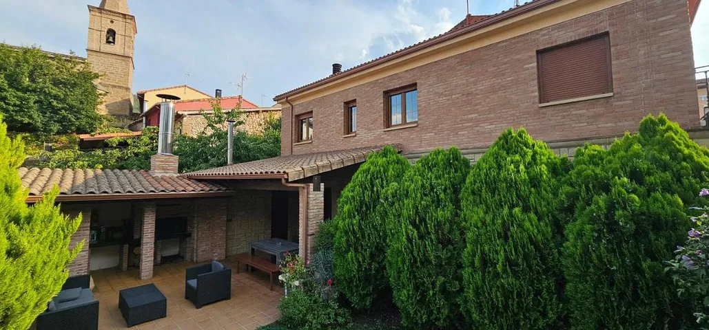 Casa de vacaciones para 10 personas, con vistas y jardín, Se admiten mascotas - 1