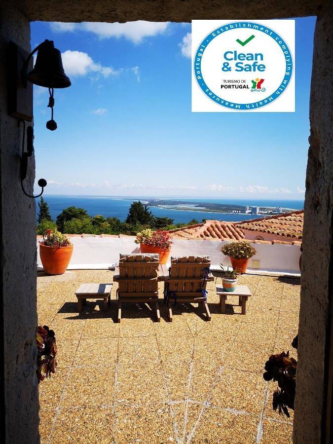 Casa de vacaciones para 4 personas, con Balcón y Terraza además de Jardín y Piscina para niños en Setubal