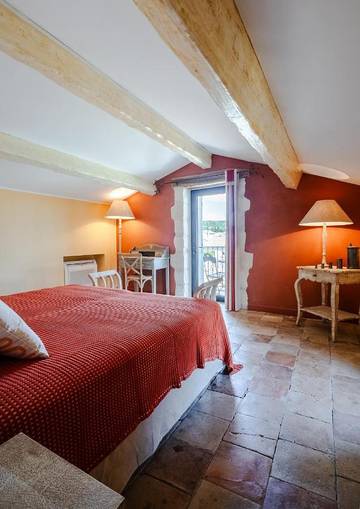 Hôtel pour 2 personnes, avec jacuzzi et jardin ainsi que piscine et terrasse, animaux acceptés à Saint-Hilaire-d'Ozilhan