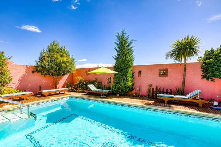 Ferienwohnung für 5 Personen, mit Garten und Kinderpool