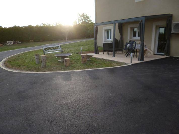 Maison de vacances pour 4 personnes, avec Terrasse et Jardin ainsi que Piscine et Vue à Lalbenque
