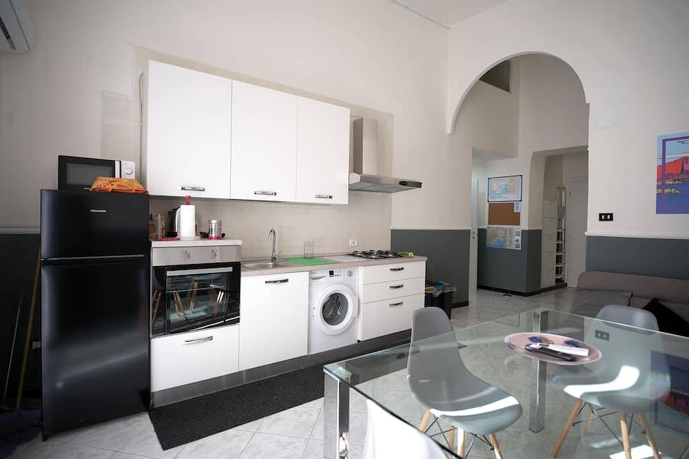 Appartement entier, Market House. in Naples, Province de Naples