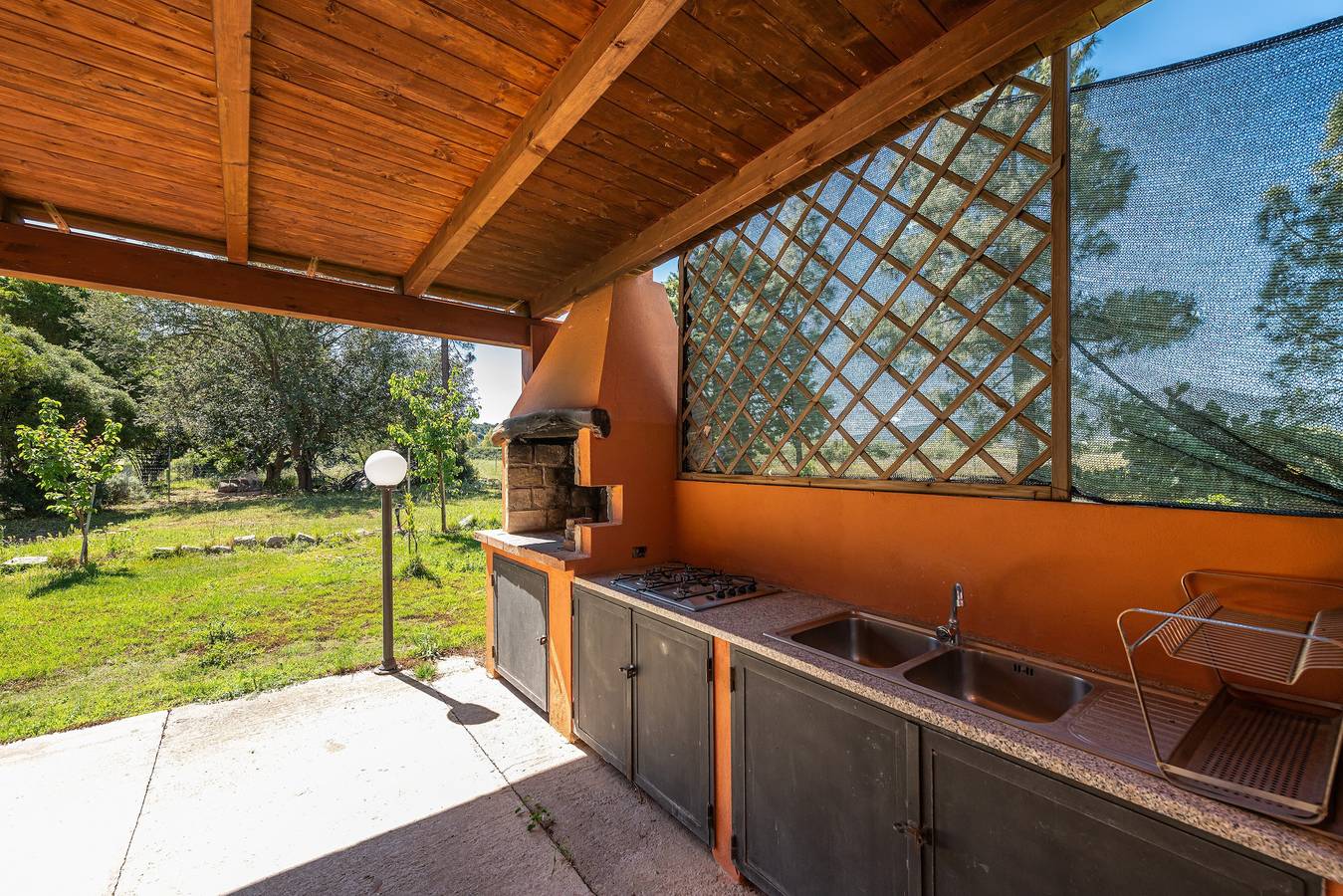 Villa "Giulia Piccola" in ländlicher Gegend in Meeresnähe mit Blick auf das Meer und Garten in Masone Pardu, Castiadas