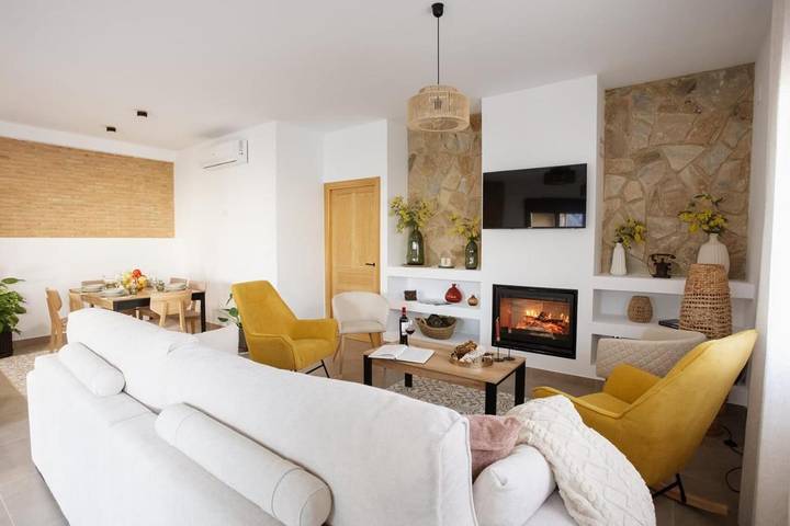 Casa de vacaciones para 8 personas, con vistas además de piscina y jardín, Se admiten mascotas en Provincia de Cáceres
