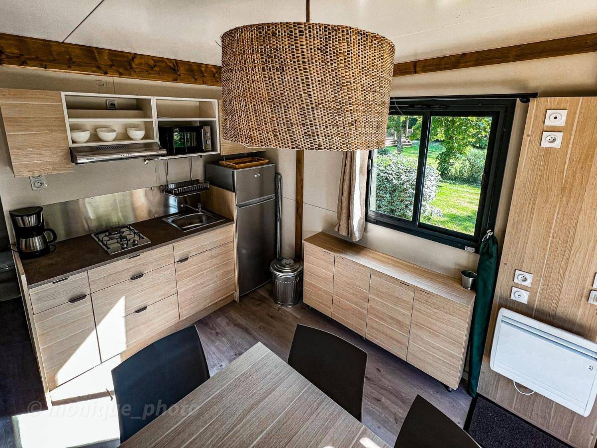 Camping Onlycamp Le Pont Romain in Yvré-l'Évêque, Sarthe