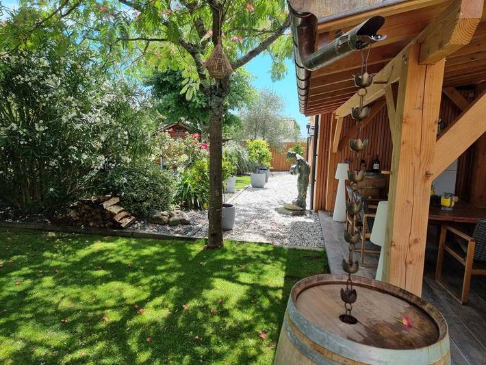 Location de vacances pour 2 personnes, avec jardin et terrasse ainsi que jacuzzi et piscine dans Courlay Sur Mer - 2