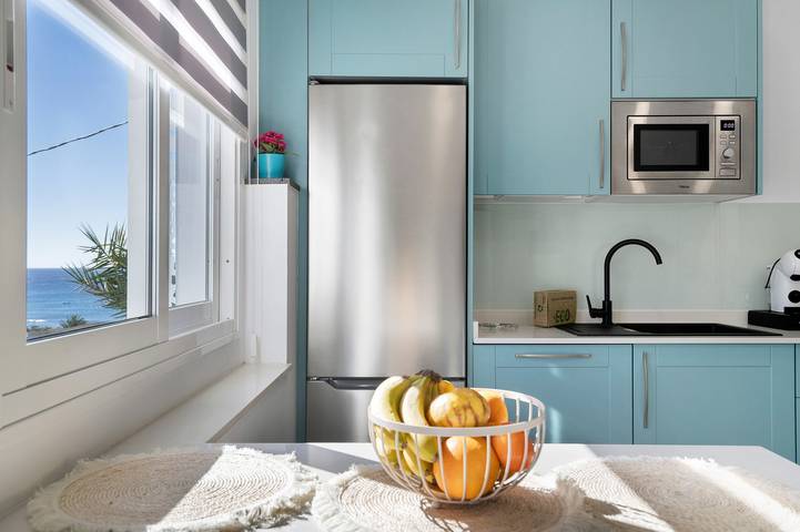 Estudio entero, Estudio de vacaciones 'Casa Mara 1' con vistas al mar, Wi-Fi y aire acondicionado in Quemada Beach, Yaiza