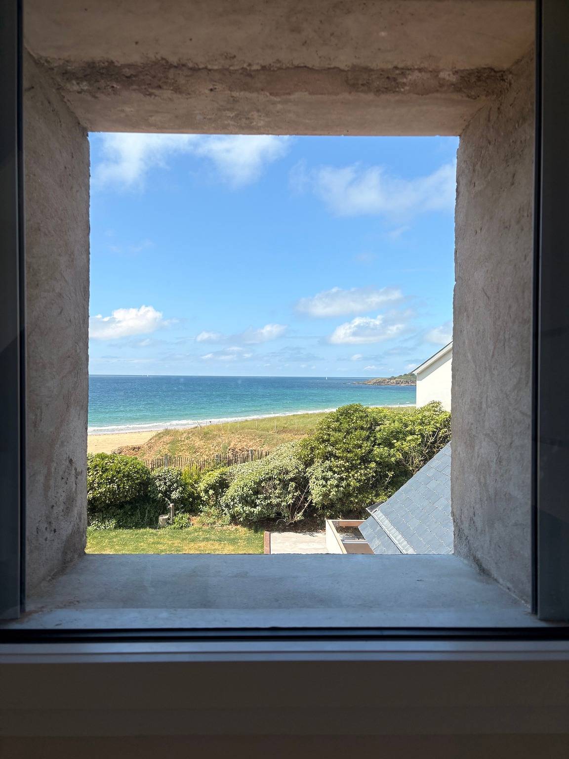 Ferienhaus „Kerou Plage“: Meerblick, 50 m zum Strand, privater Pool in Clohars-Carnoët, Quimper und Umgebung