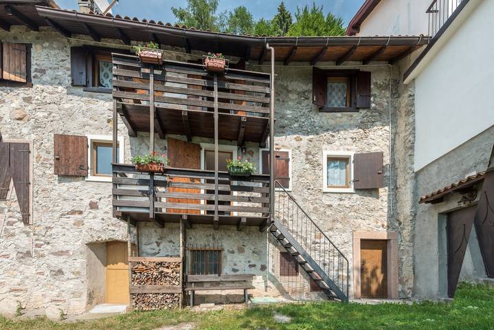 Rustico per 2 persone, con Balcone e Giardino in 