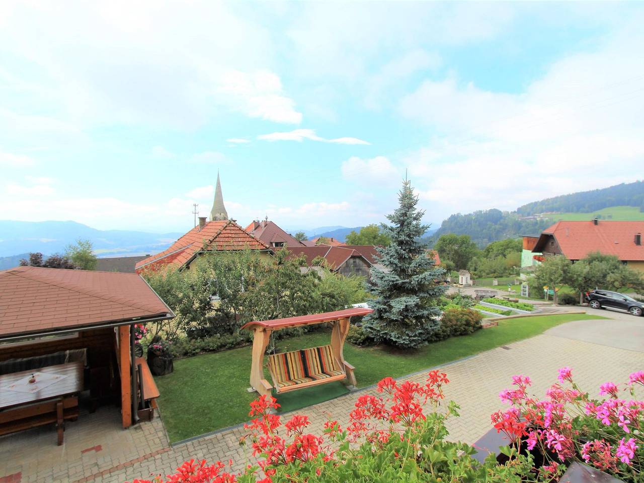 Ganze Wohnung, Komfortable Wohnung mit großem Balkon und Pool in Liebenfels, Mittelkärnten