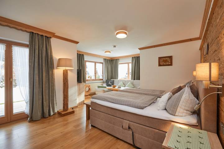 Ganze Ferienwohnung, "Steinbock" - Fewo/1 Schlafraum/Dusche,Wc in Krün, Bayerische Alpen