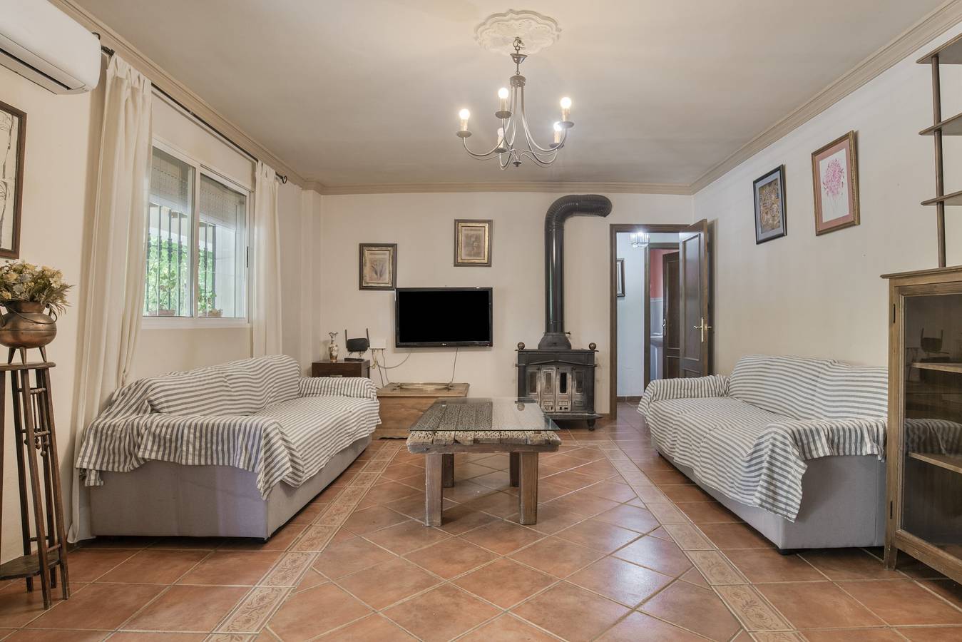 Appartement entier, Appartement Cantarrana 2 : piscine, wifi, climatisation et cadre idyllique in Arriate, Province de Málaga