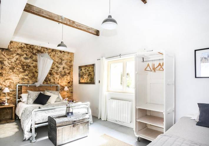 Gîte pour 3 personnes, avec terrasse et piscine, animaux acceptés à Marsalès