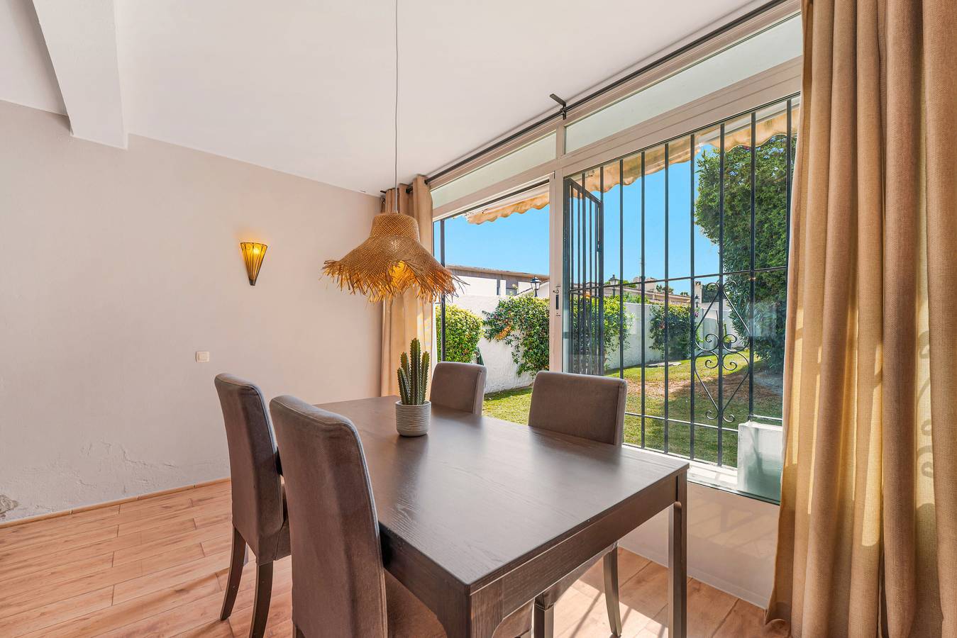 Cozy Townhouse Near the Beach in Triangulo de Costalita, Estepona