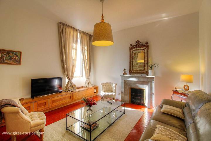 Gîte pour 4 personnes, avec Terrasse et Vue dans Plage Saint Francois Ajaccio