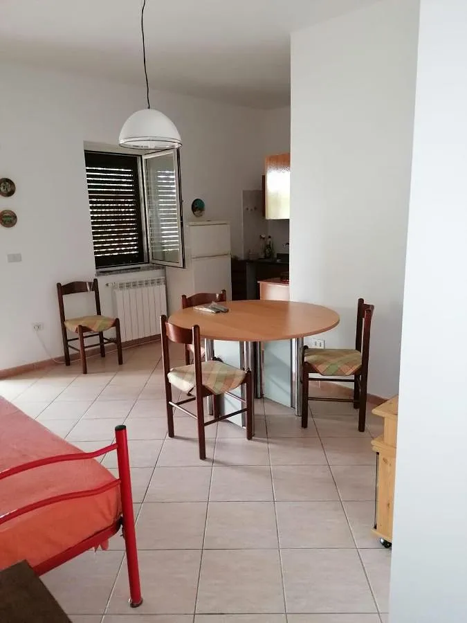 Appartement de vacances pour 3 personnes, avec vue ainsi que piscine et jardin - 1