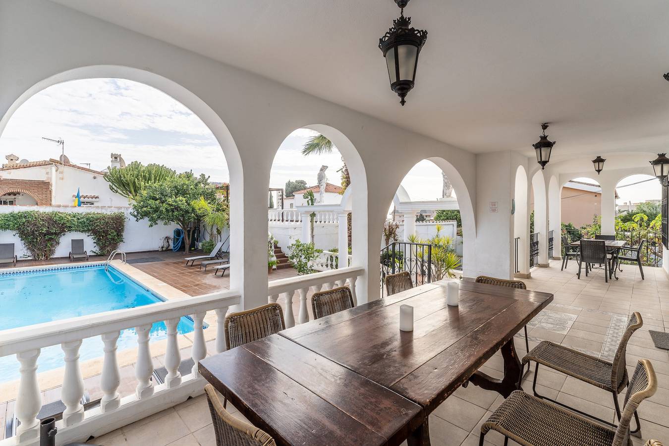 Villa La Rotonda with Pool, Garden & Wi-Fi in Los Boliches, Fuengirola