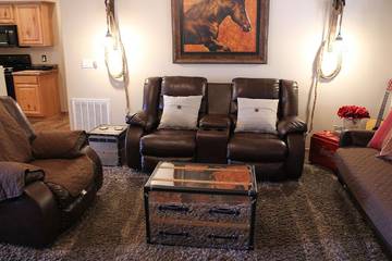 Log Cabin for 6 Guests in Show Low, Arizona, Picture 3