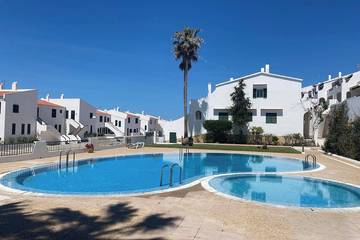 Gîte pour 2 personnes, avec balcon ainsi que jardin et piscine à Son Parc